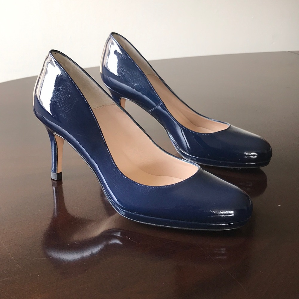 Glossy blue L.K Bennett London 7M Round Toe Pumps